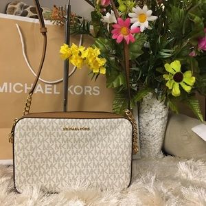 🍀🌸 Michael Kors Large crossbody bag 🌸🍀